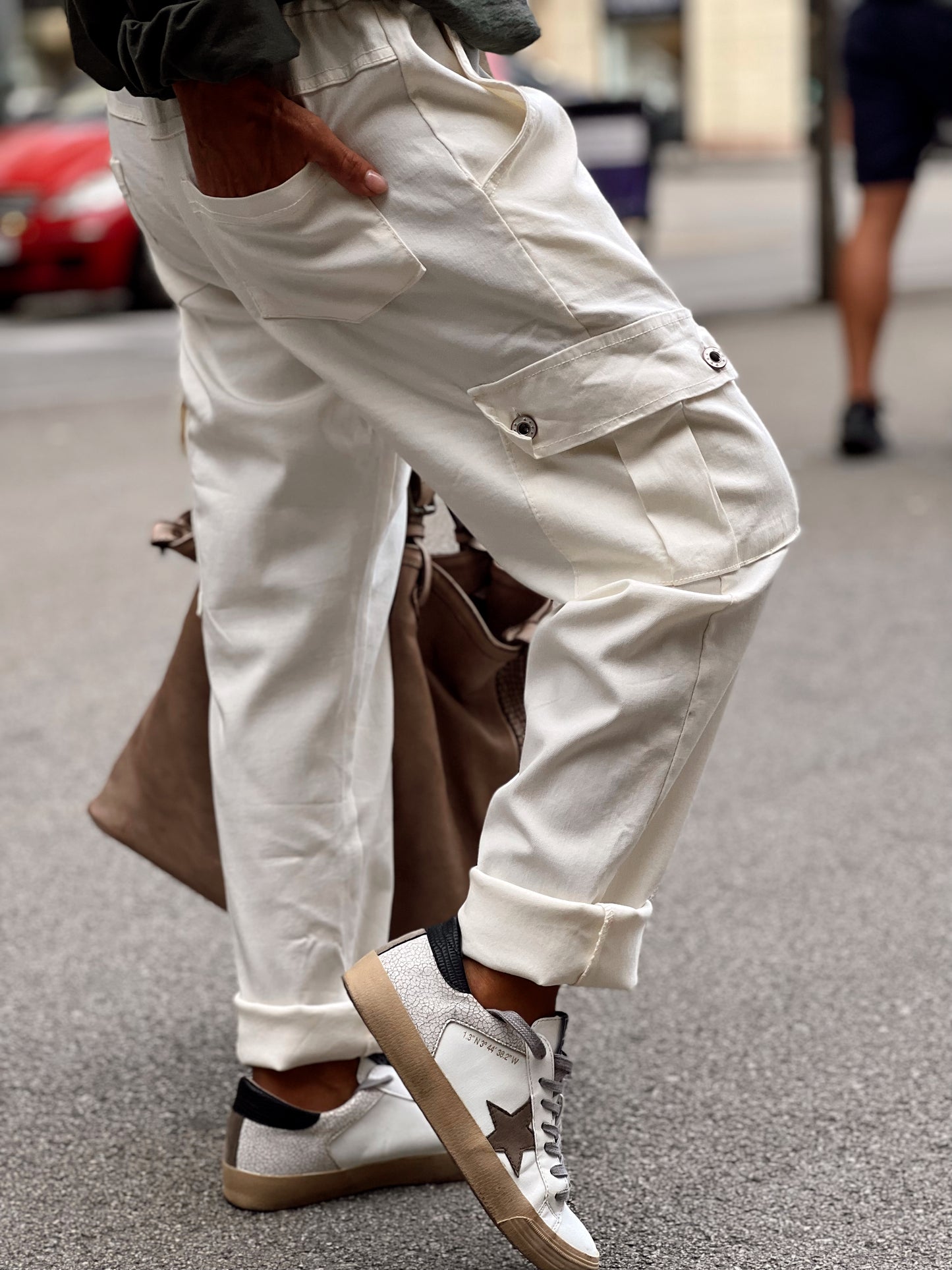 PANTALON CON BOLSILLOS FILIPA CRUDO