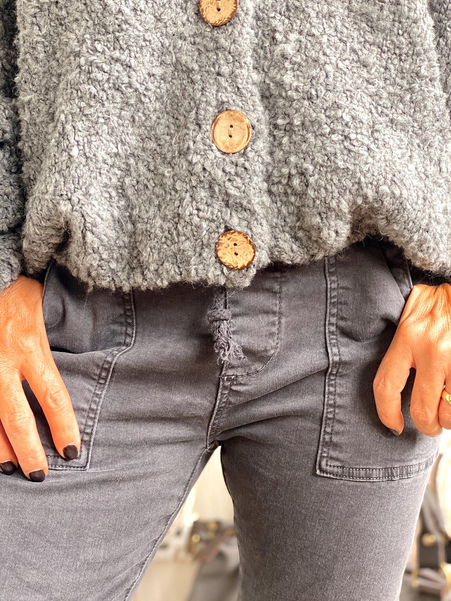 PANTALÓN BAGGY SHILA GRIS