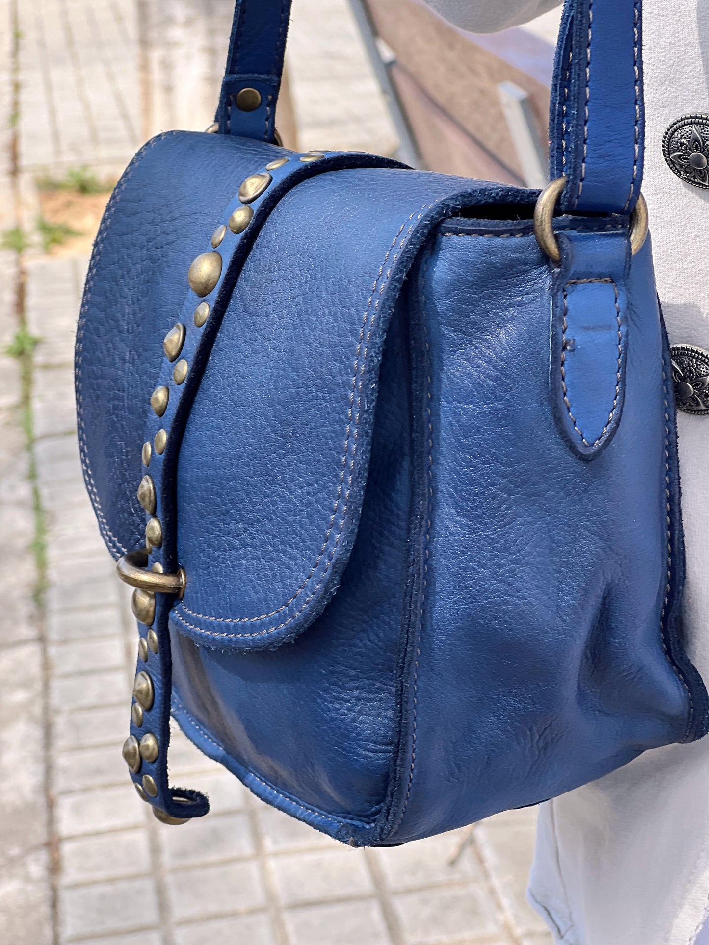 BOLSO TACHAS AZUL