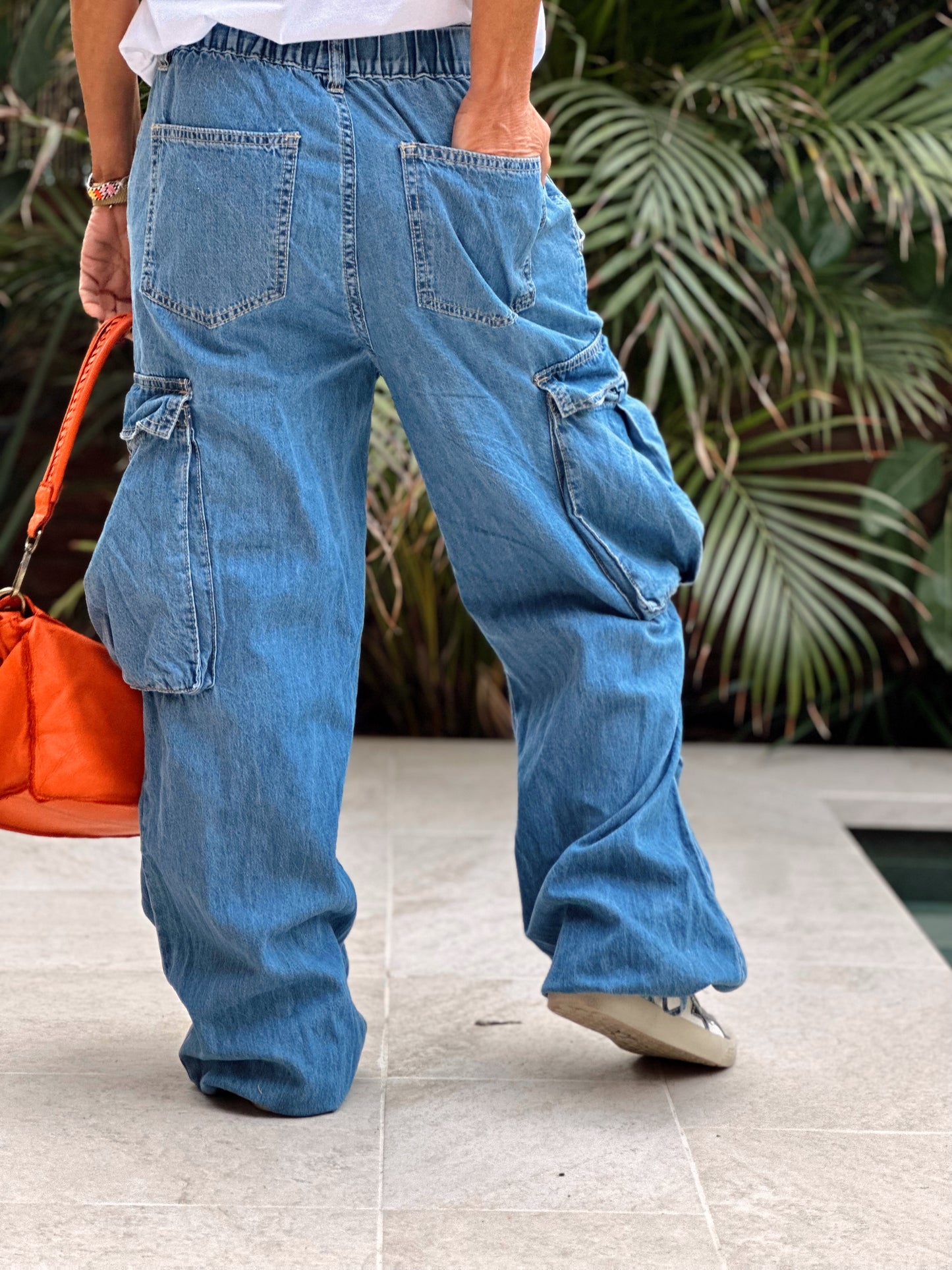 JEANS OVERSIZE CON BOLSILLOS TEJANO