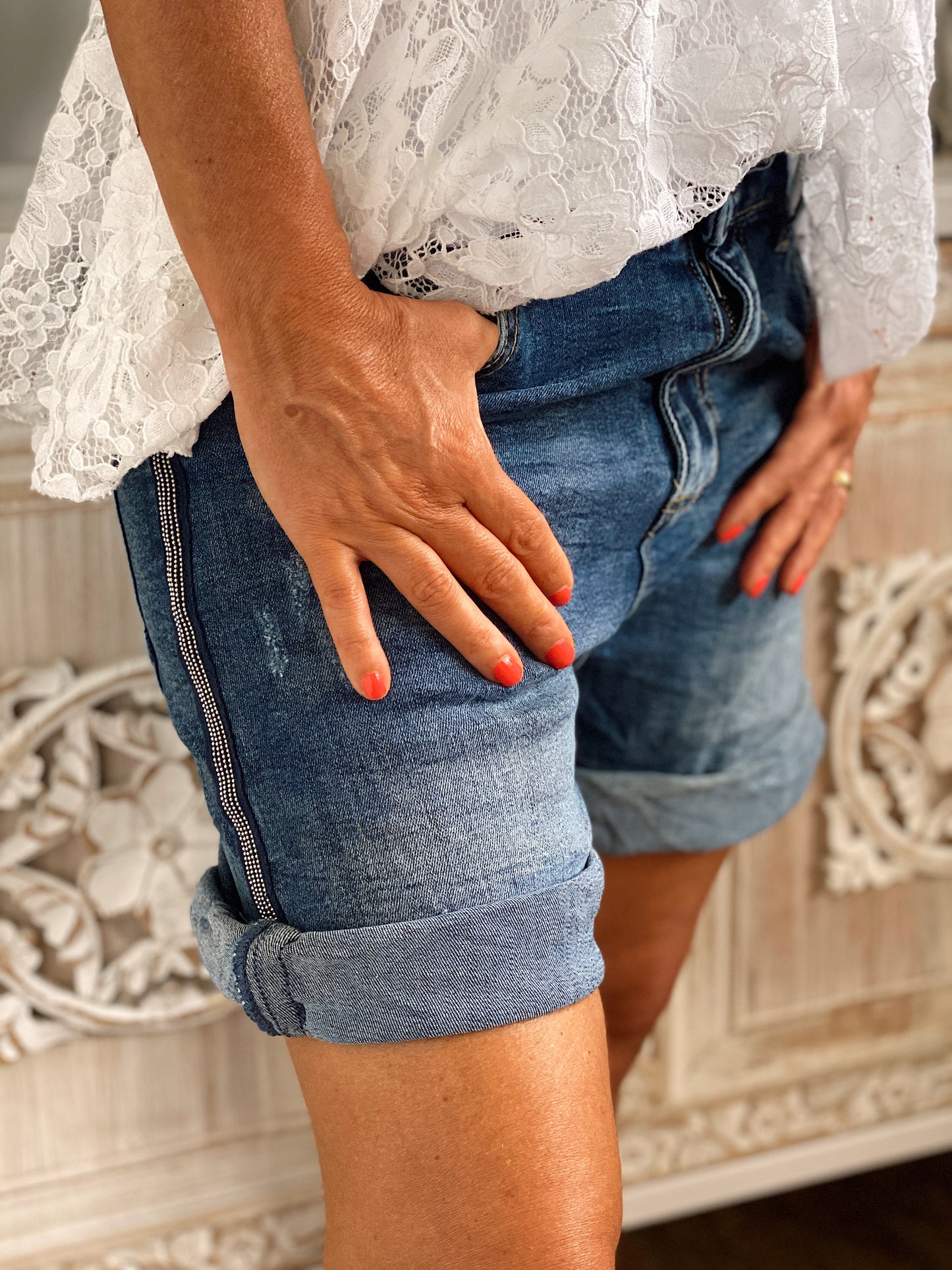 SHORT TEJANO CON RAYA LATERAL PIEDRITAS VAQUEROS